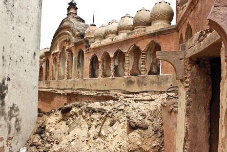 Tomb of Saadat Ali Khan